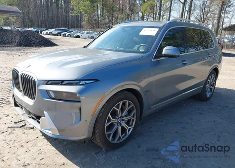 2025 BMW X7 xDrive40I z USA, uszkodzony, nr VIN 5UX23EM05S9000872